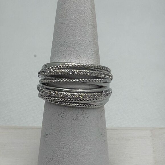 NWOT Size 6 multi band look ring with multiple textures a - Picture 1 of 4